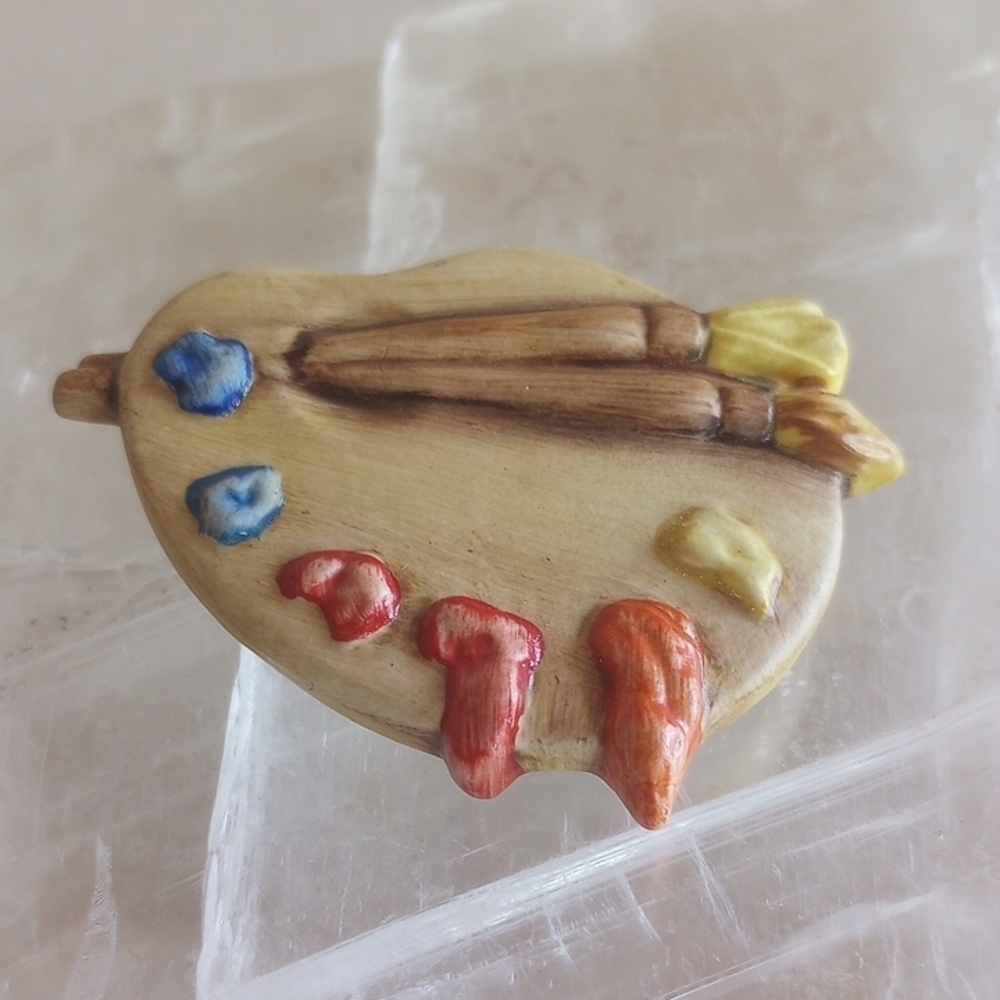 Artistic Palette Brooch with Paintbrushes Goebel Germany